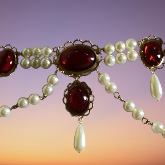 Renaissance Medieval Gown Dress Brooch - Picture 2 of 5